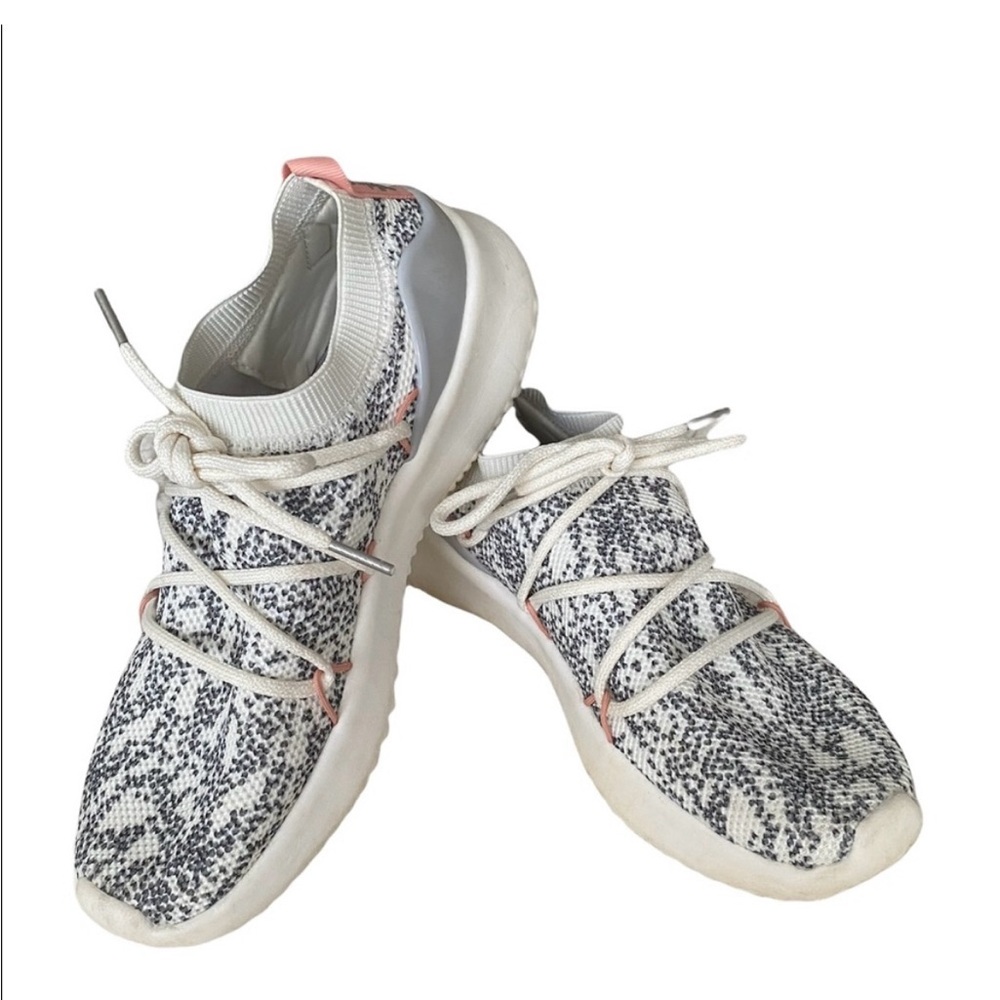 Adidas sneakers size 7.5